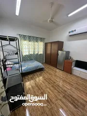  4 غرفه وحمام مع مطبخ مشترك في العذيبه خلف صيدليه أفلاج