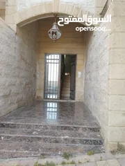  4 شقة أرضية للبيع