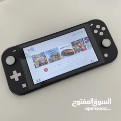  1 Nintendo Switch lite