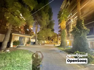  20 للبيع منزل إطلالة على ساحة الأمويين