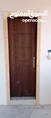  24 ابواب خشبيه داخليه و خارجيه بتصاميم حديثه وفاخره وعصريه جميع الانواع دهان  او تلبيس pvc  وقشره بلوط