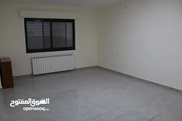  5 شقة طابقية ومطلة بمساحة 350 م2 للإيجار في منطقة حيوية وهادئة في الماصيون