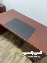  3 عدد2 مكتب شركة وعدد2 كرسي خشبي مميز