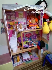  1 Doll house for girls..