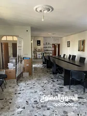  8 للايجار طابق كامل من المالك مباشره في عمارة خاصة