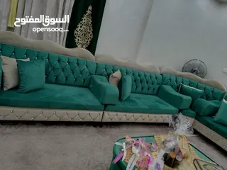  7 طقم كنب للبيع مع 14 زاوية و8 مقاعد للجادين وسبب البيع السفر