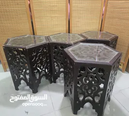  1 للبيع 4 طاولات خشب