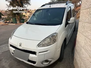  2 بيجو تي بي بارتنر 2015 منفوضه جديد بحاله الوكاله  امكانيه البيع او البدل