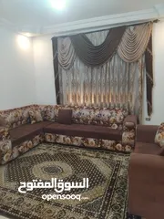  2 طقم كورنر بحاله ممتازه مع سجادة للبيع