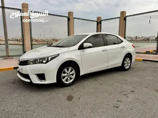  4 Toyota Corolla 2.0L in Mint Condition for Sale