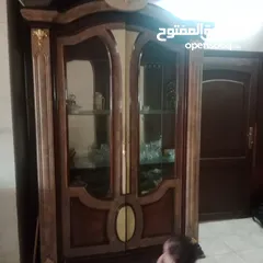  2 نيش + بوفيه سفرة مع مراية كبيرة للبيع – خشب ثقيل تصميم كلاسيكي