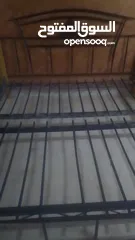 1 تخت مزوج حديد بحاله ممتازه مزوج بحالة الجديد حديد ثقيل التواصل واتس