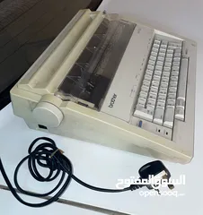  22 3 آلات طابعة يدوية وواحدة كهرباء . الاسعار والتفاصيل في الوصف.