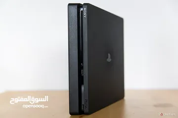  8 Ps4 ( Slim ) مستعمل استعمال سنتين ونظيف الي يريد يكلمني على الواتساب او يكلمني هنا