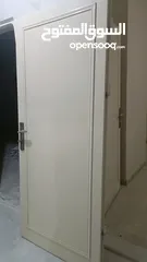  1 باب خشب نضيف