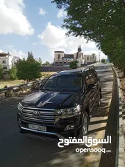  6 تويوتا لاند كروزر 2017 الشكل الجديد للبيع بداعي السفر للبيع بسعر مغري جدا جدا