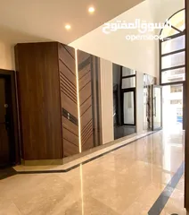  2 شقه للبيع قرب جامعه البترا