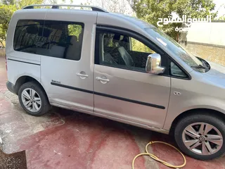  8 فولكسفاغن كادي 2011