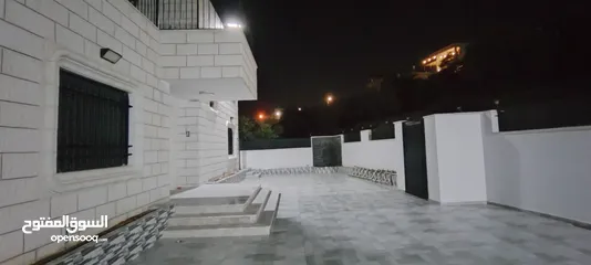  2 بيت جديد غير مسكون مكون من ثلاث طوابق في المزرعه الغربيه بالقرب من شركة النزيه للبلاط