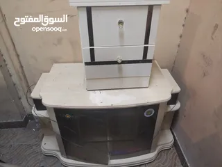  2 طاولات للبيع مستخدم قليل