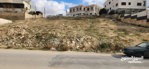 21 ارض مميزه و ذات إطلالة رائعه على الغرب للبيع من ألمالك مباشره  في اجمل مناطق  ألمرقب تستحق المشاهده