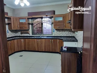  9 منزل مستقل ومطل للبيع واجهات حجر ومنطقة هادئة جداً وقريب من جميع الخدمات