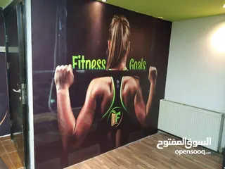  11 تصميم وتنفيذ الارمات بكل انواعها وطباعه وتلزيق الستكر والسي ثرو