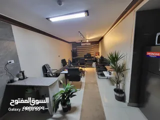  4 اثاث مكتب استخدام شهر بحالة الوكالة