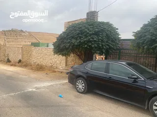  21 قفقفا 13 دنم منطقة مزارع وشاليهات وطبيعة خلابة مسيجة جدار حجر