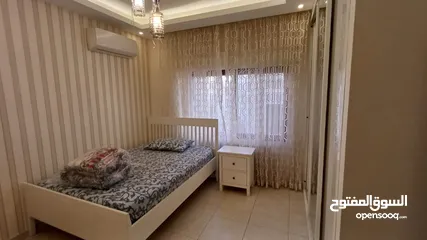  14 شقة مفروشة في - عبدون - مساحة 200 متر ثلاث غرف نوم و بلكونة (6692)
