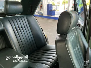  18 مرسيدس 300SEL