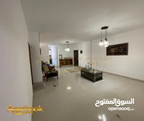  4 شقة مميزة بإطلالة رائعة بانتظارك!   أم الشرايط – قرب دوار الأمين