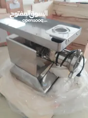  2 ماكنة فرم لحمة وبرغل وفلافل...الخ