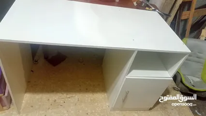  2 مكتب ومكتبه للبيع مكتب