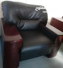  6 أثاث مكتبي بحالة ممتازة Office furniture in excellent condition