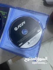  3 للبيع شريطين فيفا 24 ل ps5 وشريط 21 ps4 ال24 مستعمل شهر