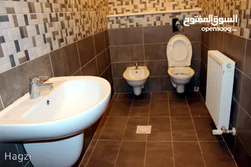  3 شقة غير مفروشة للإيجار 180م2 ( Property 11340 ) سنوي فقط