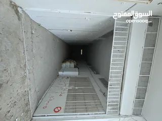  2 مخازن تجاريه