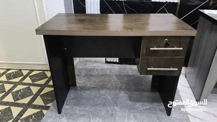  6 زاويتك بتحكي عنك! مكتب خشب لامينيت أنيق + كرسي شبك مريح 100×50 سم –