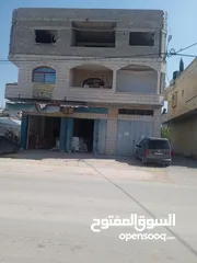  1 للبيع: قطعة أرض مميزة مع بناء قائم في عتيل طولكرم على الشارع الرئيسي