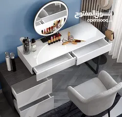  5 تسريحة مودرن مع خزانة جانبية – لمسة فخامة لغرفتك! ترتيب وأناقة بمساحة مثالية  تصميم عصري بسيط