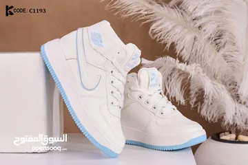  2 كونشي هاف Nike Air يمشي ولادي و بناتي