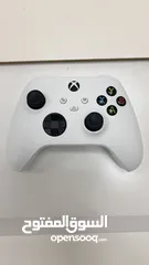  1 Xbox one controller works perfectly no damage  Works on any type of xbox and works on the pc