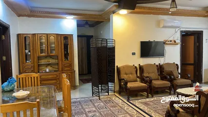  12 شقة بحي عدن للبيع