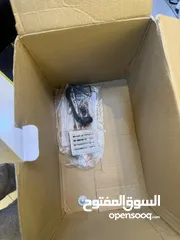  4 شاشه جديده غير مستخدمه شتريتها وبعت السياره بعد سبوع شتريتها 250 دينار لسا جديده ما تركبت ابدا ابدا