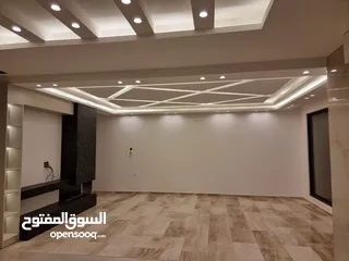  10 بالاقساط في حجارة النوابلسيه 220متر بتشطيب فندقي