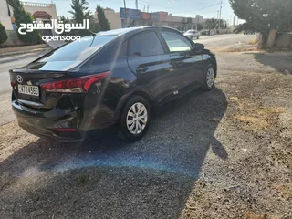  4 هيونداي اكسنت الشكل الجديد لون اسود بحالة الوكالة 1600cc