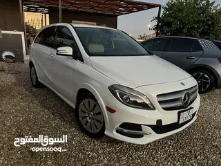  5 Mercedes-Benz  B250E