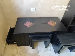  7 طاولة تلفزيون وطاولة وسط