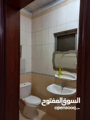  27 شقة 150م أرضي معلق بمدخلين للبيع في أرقى مناطق ضاحية الأمير راشد